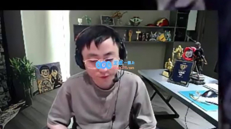 水晶哥坦言：后悔没有认真学习，但若有机会重新选择依旧会选择职业生涯