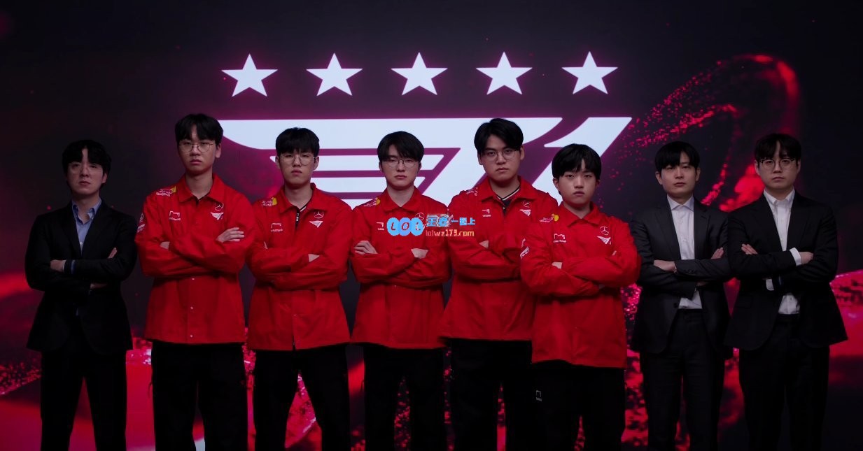 网友戏称T1新队服像F1改造版不明真相的还以为是中国战队！
