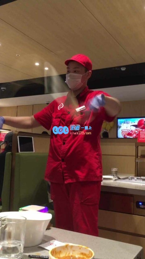 网友戏称T1新队服像F1改造版不明真相的还以为是中国战队！