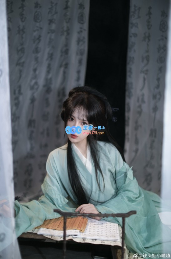 永劫无间美丽主播小喳喳分享限时皮肤照片，引发粉丝热议
