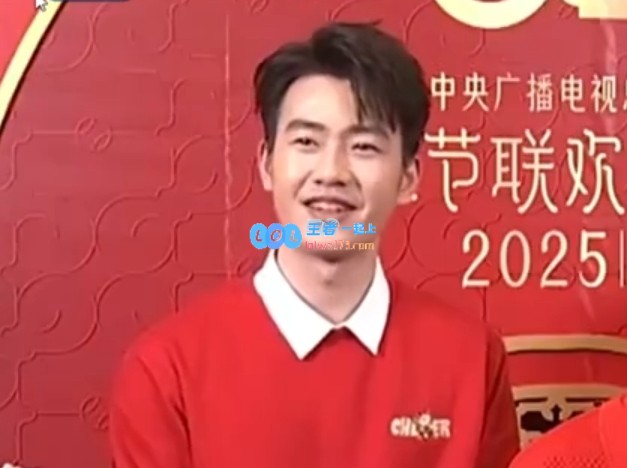 奥运冠军王昶与陈奕迅同台演绎孤勇者，春晚舞台比赛场更让人紧张！