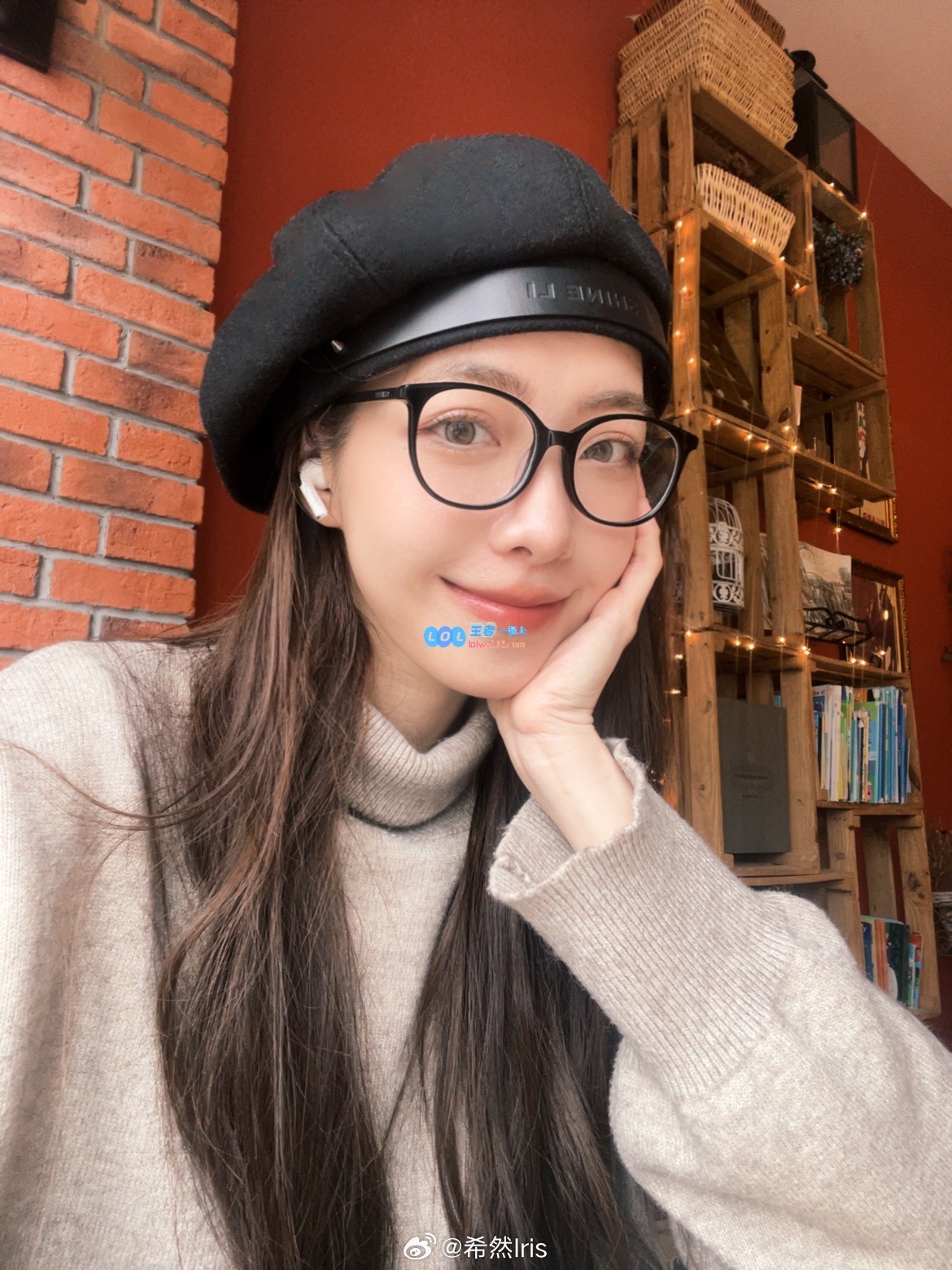 LPL女主播希然分享心情：天气真不错！回家感觉棒！美食也很赞！