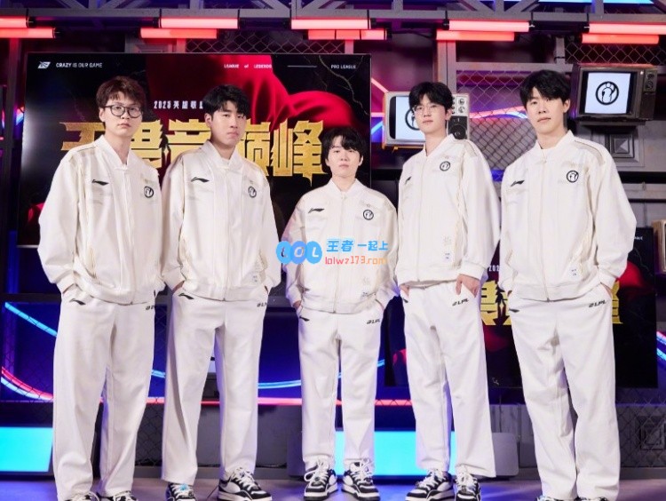 Uzi对iG状态的尖锐点评：目前iG似乎在借比赛替代训练，但时光不会等人