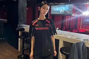 JDG主场观赛照由Peyz姐姐分享：我会一直为你们加油支持的！