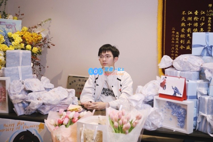 AL开启Flandre礼物开箱体验：衷心感谢大家送来的温暖礼物与美丽的花朵