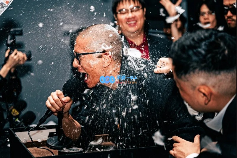 惊悚开瓢事件??LCP赛区宣传片全程搞笑GAMP老板竟被真酒瓶送入医院