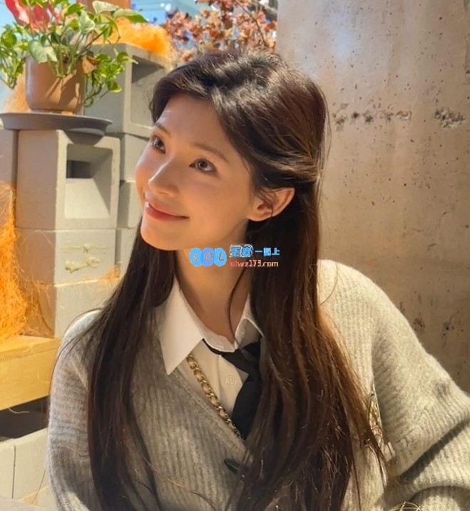 ?活力四射！《完蛋！》郑梓妍化身萌妹晒新照：piupiu～