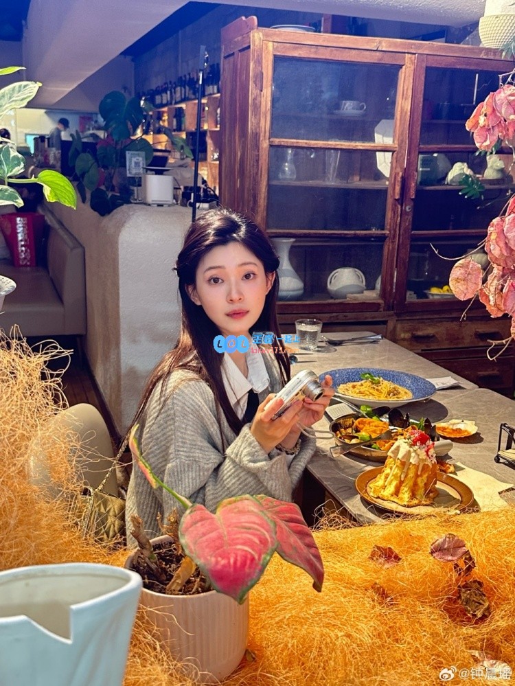 ?活力四射！《完蛋！》郑梓妍化身萌妹晒新照：piupiu～