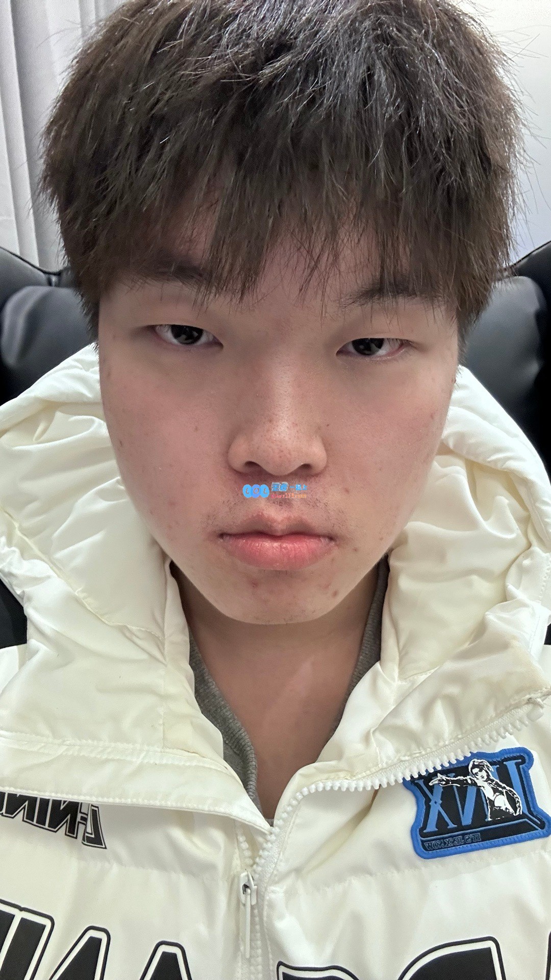 BLG上单Bin在微博分享生活点滴：染了个发，展示新形象