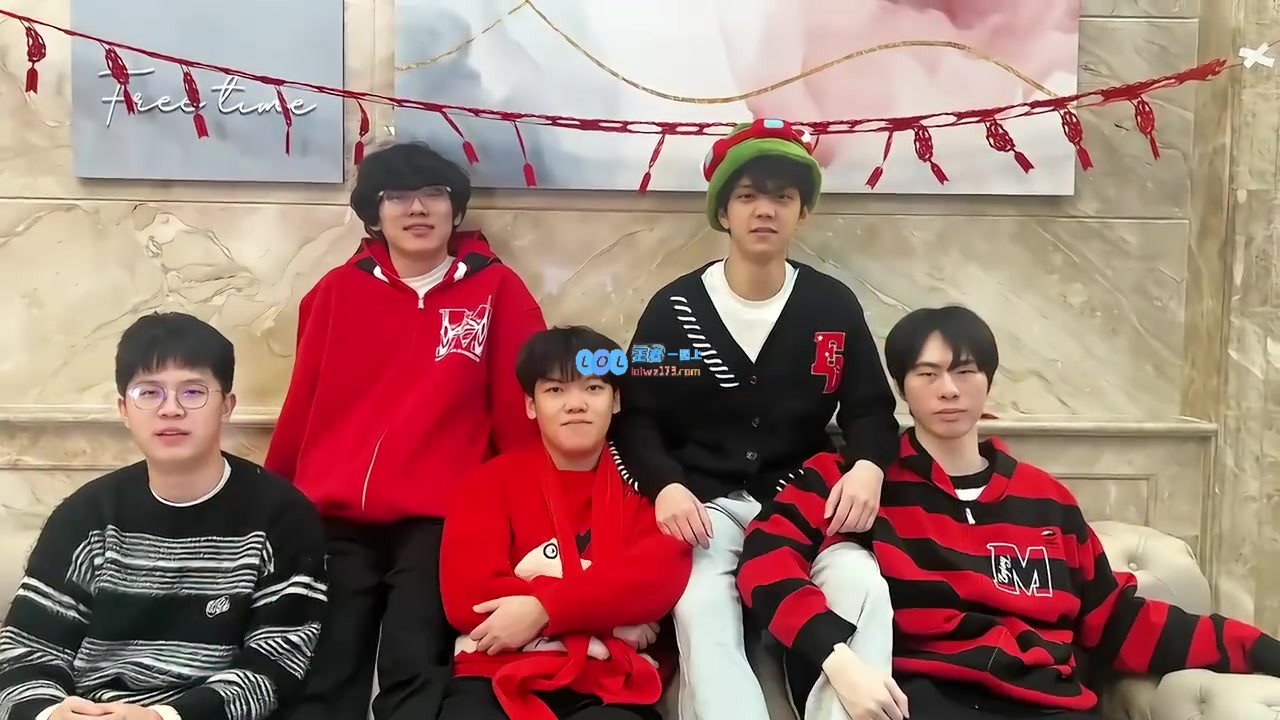 EDG欢乐视频：正月初七迎来新年开门大吉，大家一起上班啦！