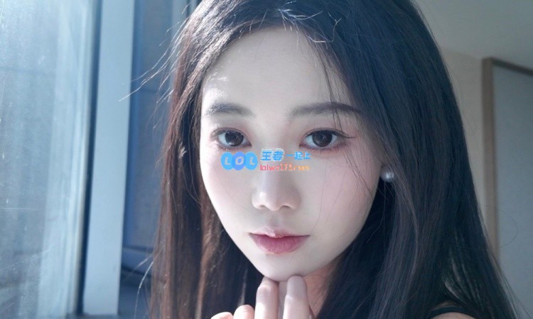 陈鱼在情人节分享美照，祝大家情人节快乐~~