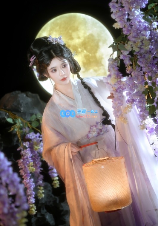 《完蛋！美女》肖鹿晒照：唯美古风尽显柔情，颜值依然超高百变惊艳