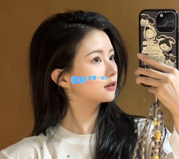 和平精英主办方晒照庆祝情人节：祝我的小情人们快乐无限！