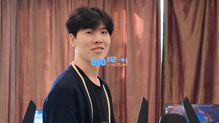 呆头鹅新手上路！iG队员们的趣味小游戏视频：哈基璐，你能学会吗？