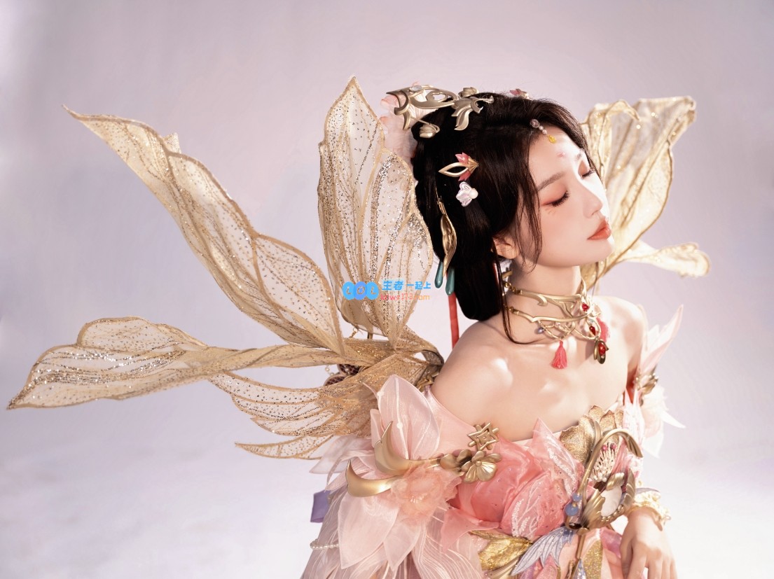 凤舞华服步步生花！和平精英品牌代言人虞书欣女帝造型返图