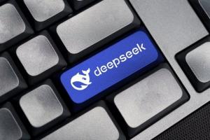 身价有望超黄仁勋？DeepSeek梁文峰或成亚洲顶级科技富豪