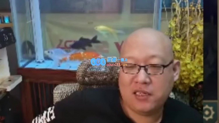 老岳：Wei的游戏风格与BLG相差甚远，他的强烈求变欲望超出了可以掌控的范围
