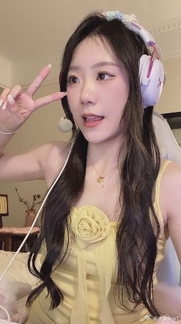 生日快乐！PCL美女主播小安感谢众多好友陪伴她度过特别的一天