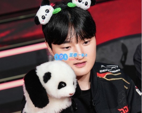 高胜率保持不变！JDG.Peyz职业生涯出战16场BO5赢得14场胜利胜率高达87.5%