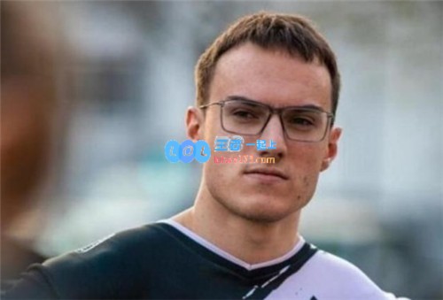 100T取得四连胜成功攀升至LCS赛区积分榜首位TSM战绩为二胜二负暂居第五