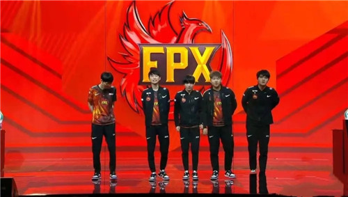 FPX战队霸主地位已不再Doinb在lwx后屡遭吃分自嘲混子不配贡献胜利