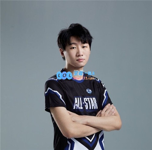 宁王目睹IG战败于RNG后状态崩溃Wei对乌迪尔的操作显得非常糟糕这场比赛真让人意外