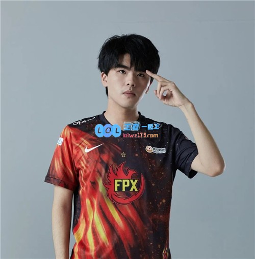 Lwx意外表现让替补人遭淘汰FPX突然发布消息替补AD断开连线重回LCK舞台