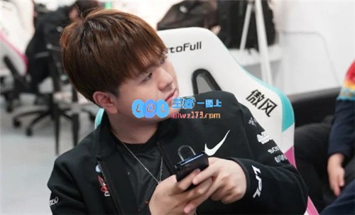 网友创作LPL上单生态图Shy哥与Zoom分别被评为最强进攻与防御角色