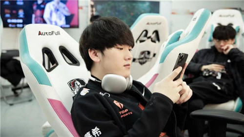 LPL第六周最佳阵容公布JackeyLove与小明华丽入选WE战队成为最大赢家
