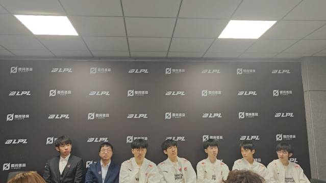 预测决赛对手ShanksKael：感觉是BLG，很烦他们有点猛