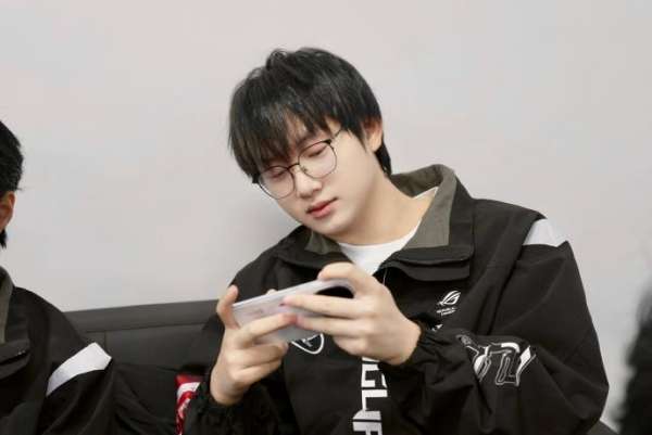 济南RW侠发布赛前返图：今天也加油！