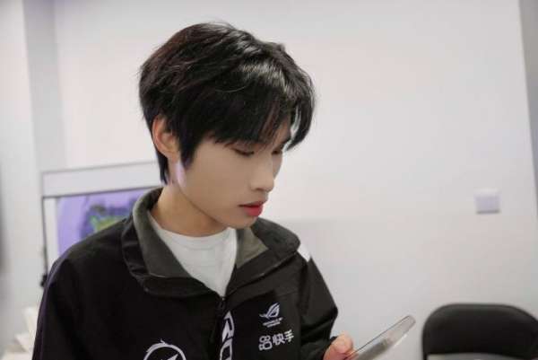 济南RW侠发布赛前返图：今天也加油！