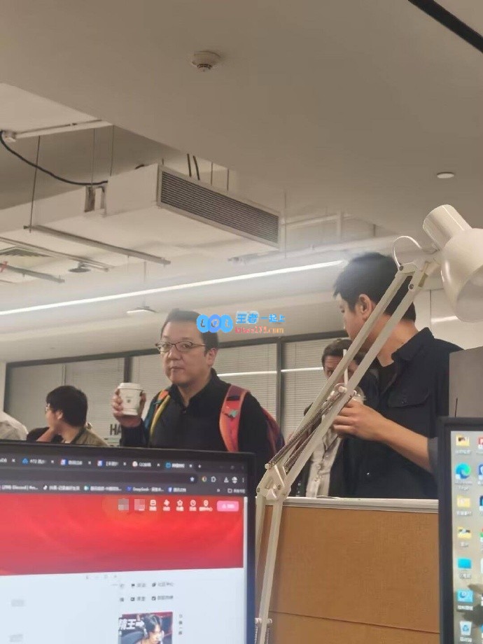 知名游戏制作人宫崎英高现身腾讯大楼，是在探讨新游戏还是联动合作？
