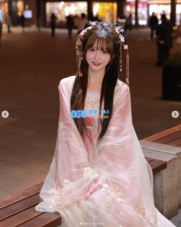 《完蛋美女》韩剧演员mj分享旅游趣照：与姐妹游玩上海豫园尽享美好时光
