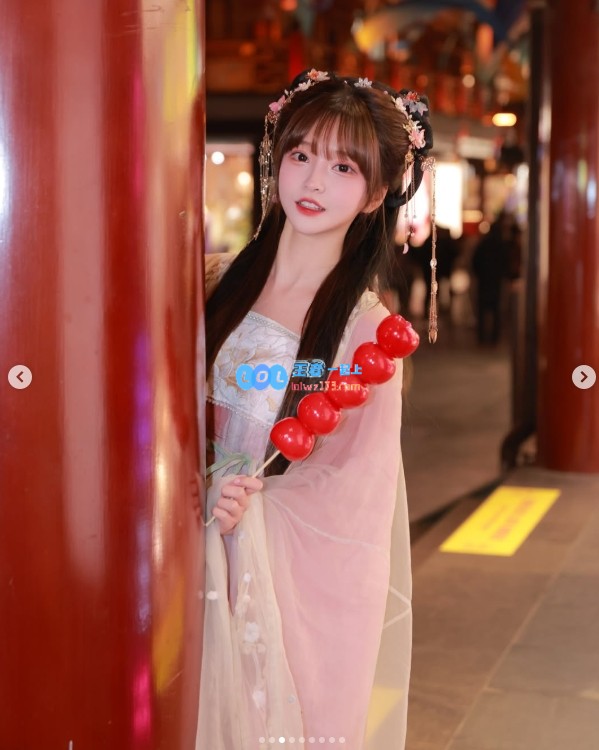 《完蛋美女》韩剧演员mj分享旅游趣照：与姐妹游玩上海豫园尽享美好时光