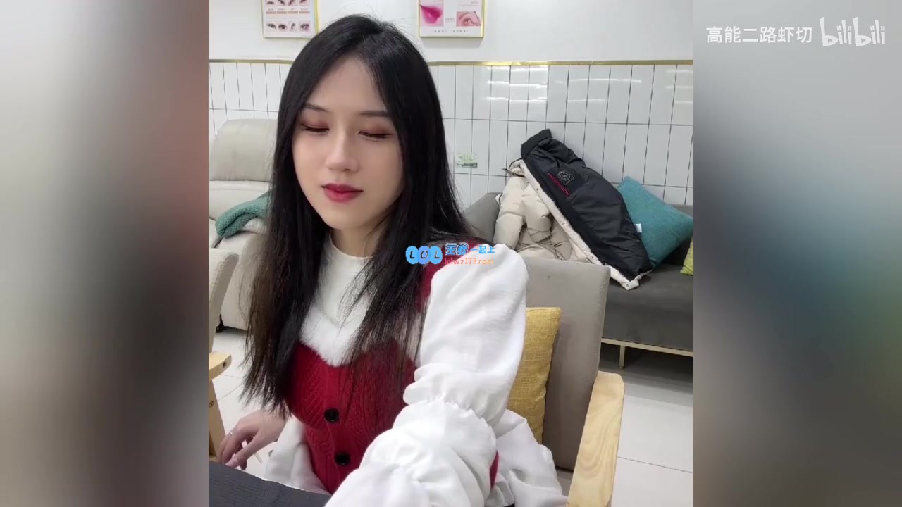 这样的介绍方式真让人无语？?Suki户外直播计划向80后美甲店老板娘介绍icon
