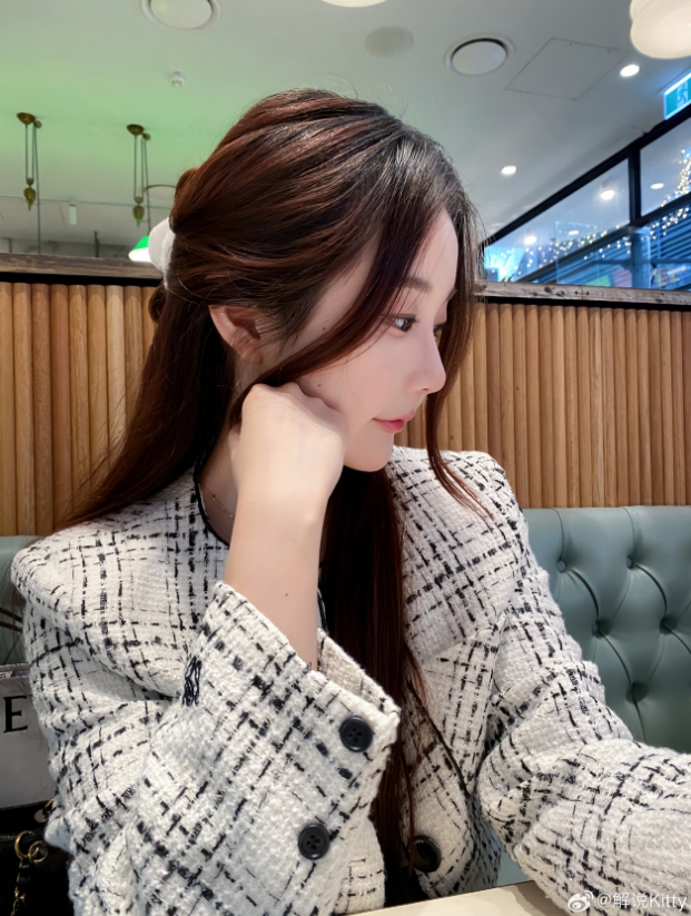 解说Kitty晒美照：爱citywalk