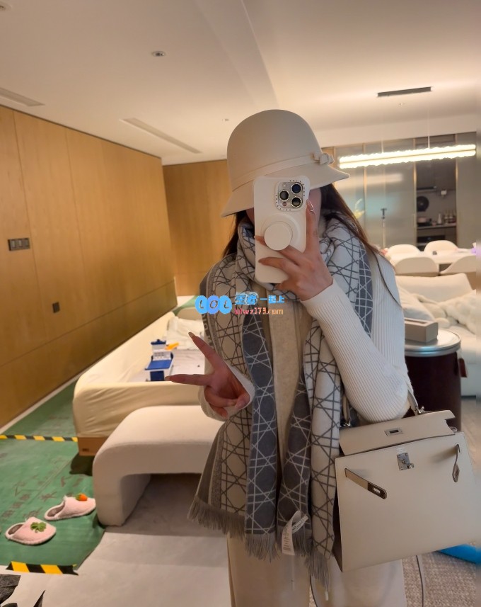 Letme的妻子分享照片：两岁小孩精力充沛，有谁能帮我处理一下这个小调皮