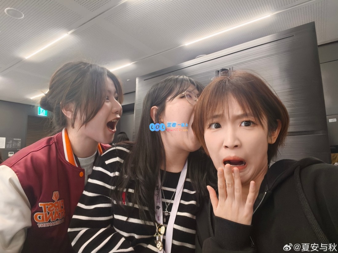 夏安分享归家心情照：我终于回到了温暖的家！