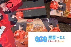 李总大气！Faker出道十二周年倾情回馈粉丝的丰厚礼物：美味炸鸡、时尚眼镜以及满怀真情的手写信！