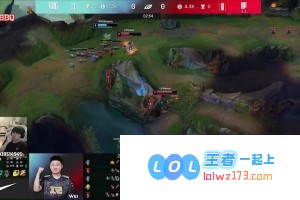 在激烈对抗中Cryin果断闪现替换小虎，引得笑姿态等人热议：“你敢发出杀人书，目标直指小虎！”