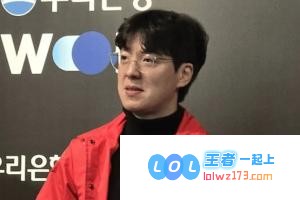 T1主教练kkoma对下路首发阵容选择回应：难以提供明确答复，请大家耐心等待进一步的观察与分析