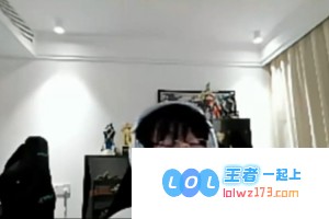 宁王对Cat发出力挺回应：我竟然能与你沟通的同时，还能自如与中路进行交流，难道我真的像神一样吗？