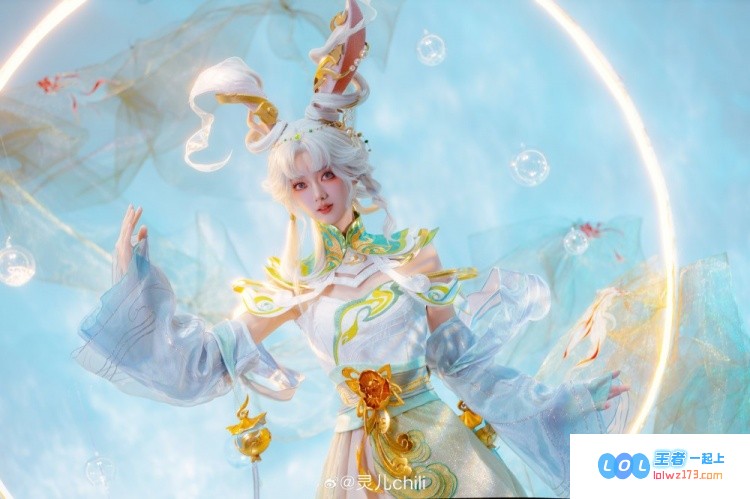 灵儿发表炫丽图片：云神阿离手握天音铃，沟通宇宙奥秘，掌控晴雷雨洒天地，护佑苍生安宁