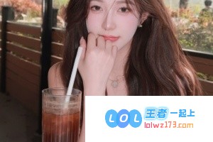 深藏不露的独特刀疤！Meiko女友魅惑晒照：优雅白色蕾丝吊带的完美搭配！