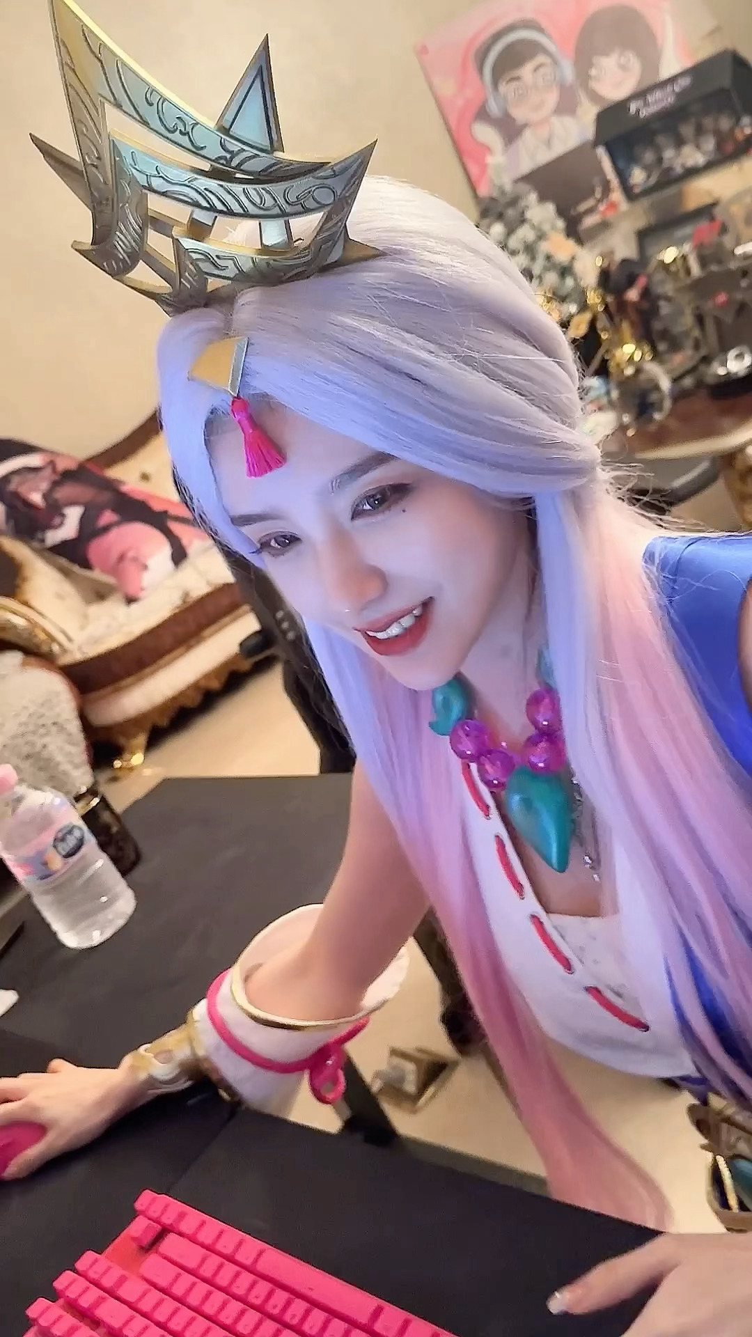 Rita分享昨日做客姿态直播间自拍COS照：灵魂莲华真美腻啊~