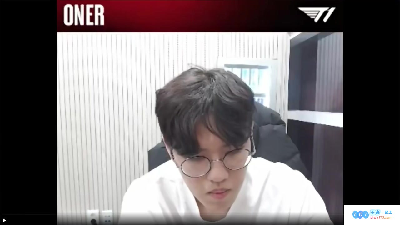 真是百思不得其解！Keria向Oner疑惑询问：我们究竟为何没有参与这场精彩的揭幕战？