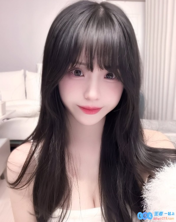 尺帝真是令人惊叹啊！前女友曝光难以置信的爆炸身材美照，引发热议！