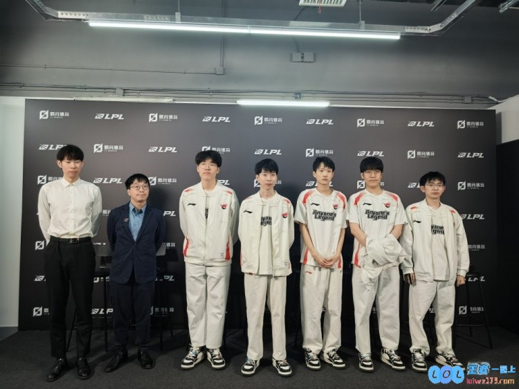 AL赛后精彩群访Tabe教练分享：新版本训练量有限以全力提升自我为核心目标