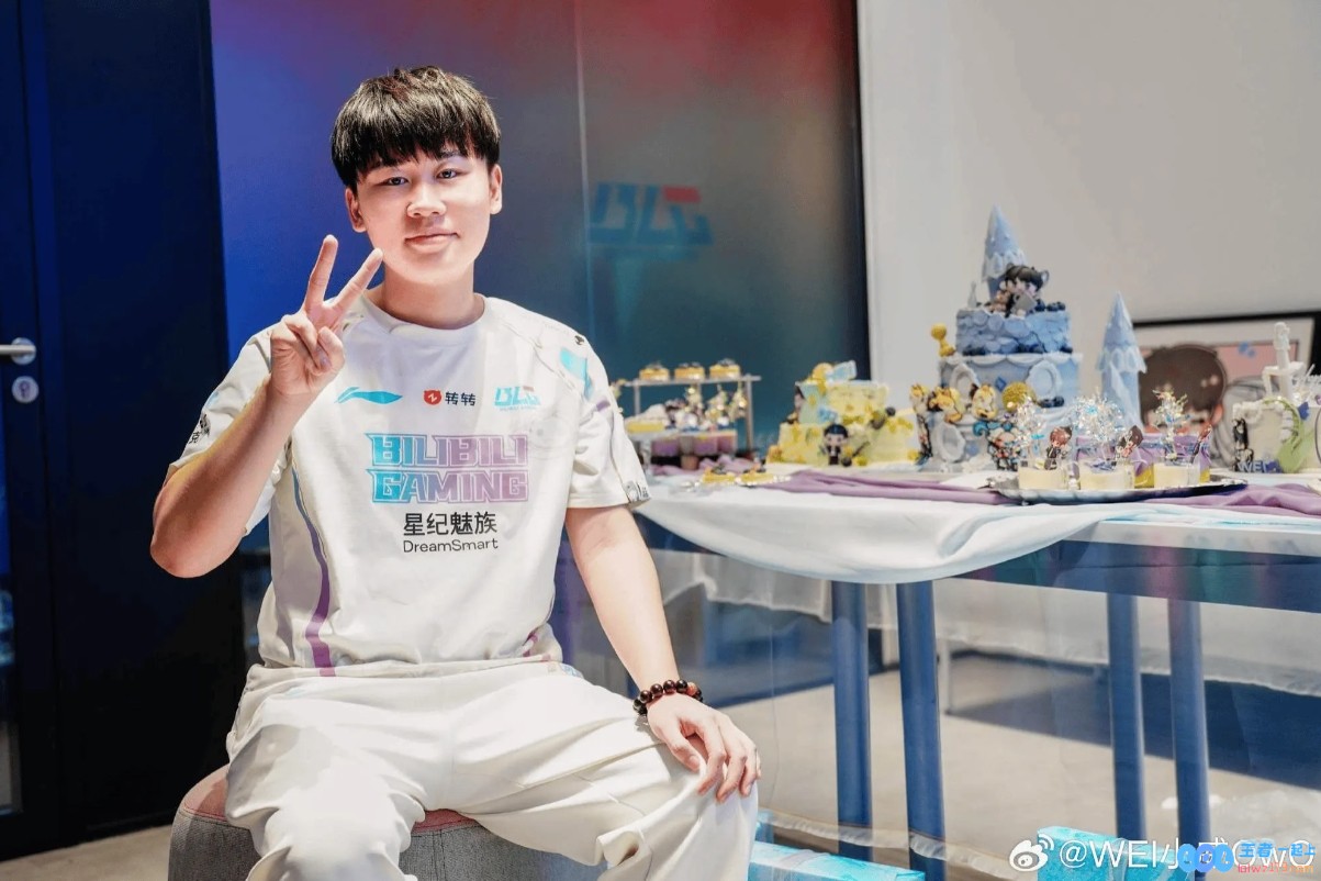 离开束缚的牢笼！Wei今天未随BLG前往现场，IP信息显示在陕西，似乎在积极寻求新战队的机会